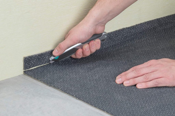 Wolfcraft Nôž s trapézovou čepeľou Profi Auto-Load so zasúvaním a zásobníkom na 6ks čepelí, wolfcraf 3