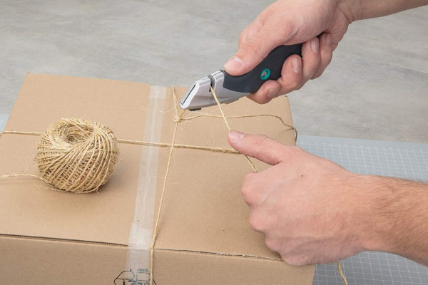 Wolfcraft Nôž s trapézovou čepeľou a zásobníkom na čepele PRO, wolfcraft 4106000 3